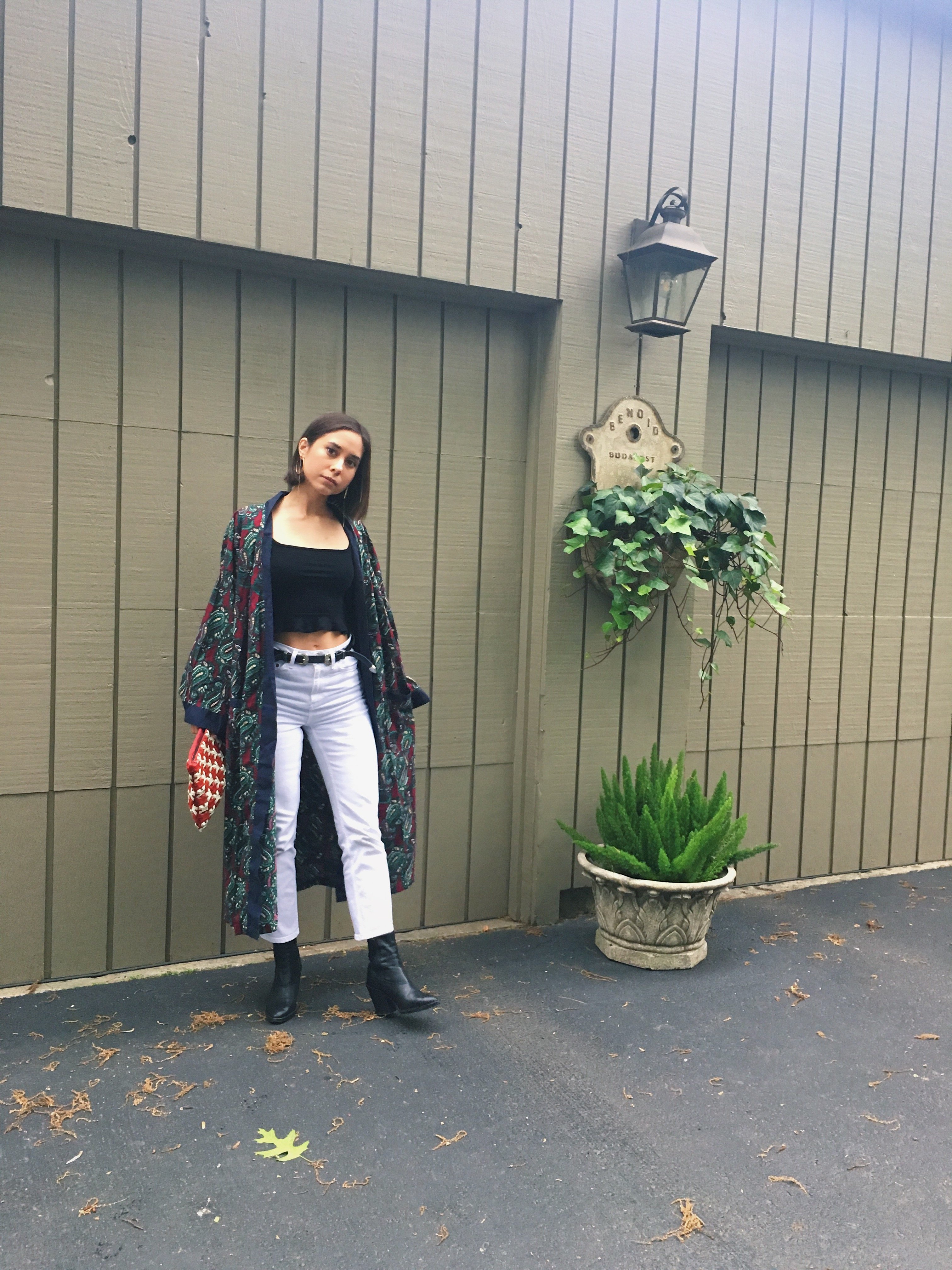 Fashion blogger Lesley Burr of That Time I Wore wears a vintage kimono and jeans.